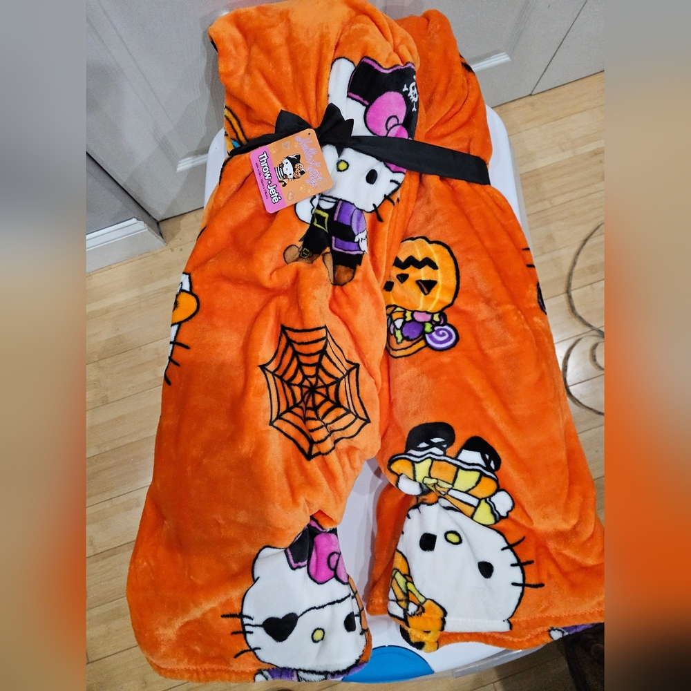 Sanrio 2 Pack Orange Halloween Spiderweb Pumpkin Hello Kitty Soft Throw Blanket - Picture 8 of 8